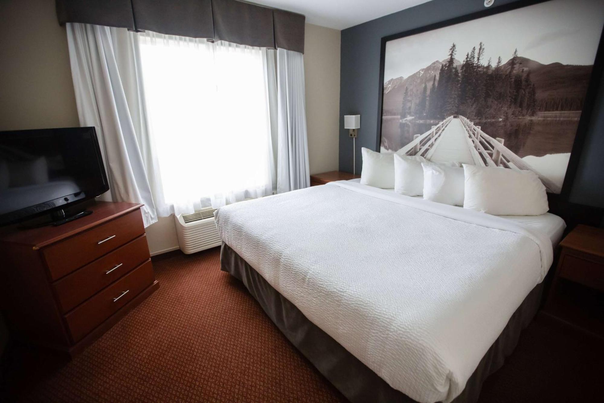 Hotel Super 8 By Wyndham Whitecourt Exterior foto