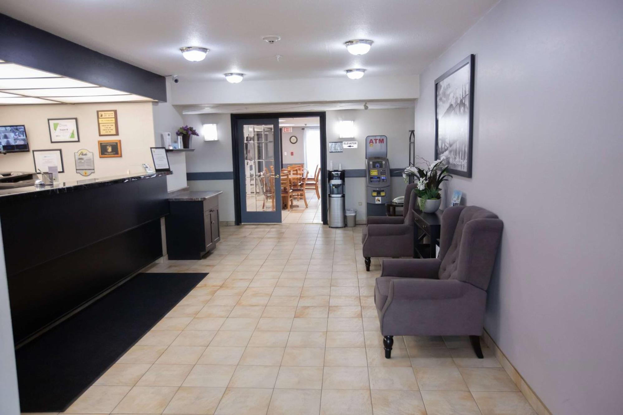 Hotel Super 8 By Wyndham Whitecourt Exterior foto